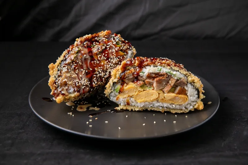 Sushi-Burger z węgorzem sushi Zlota Sakura Warszawa