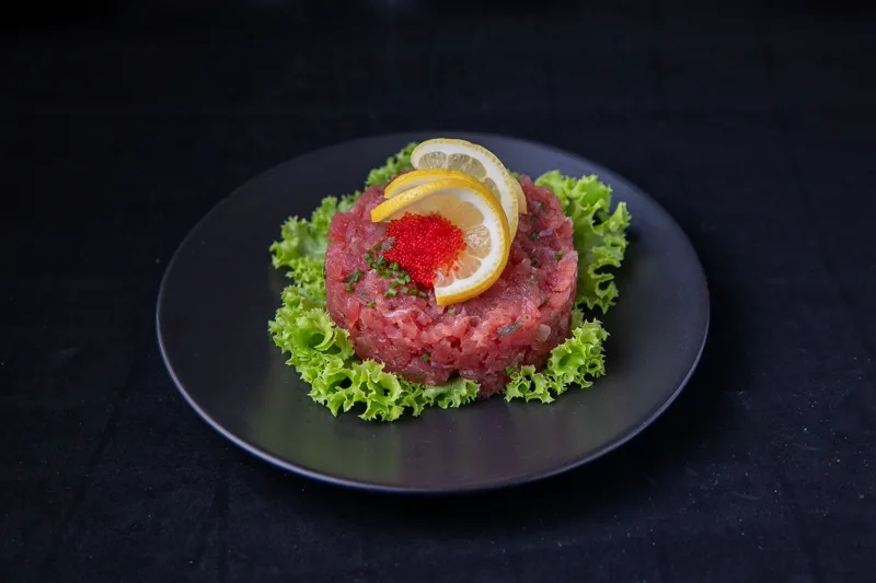 Tatar z tuńczyka sushi Zlota Sakura Warszawa