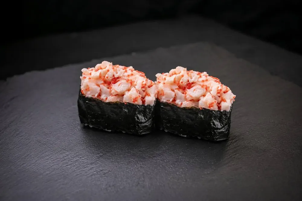 Gunkan z krewetką sushi Zlota Sakura Warszawa