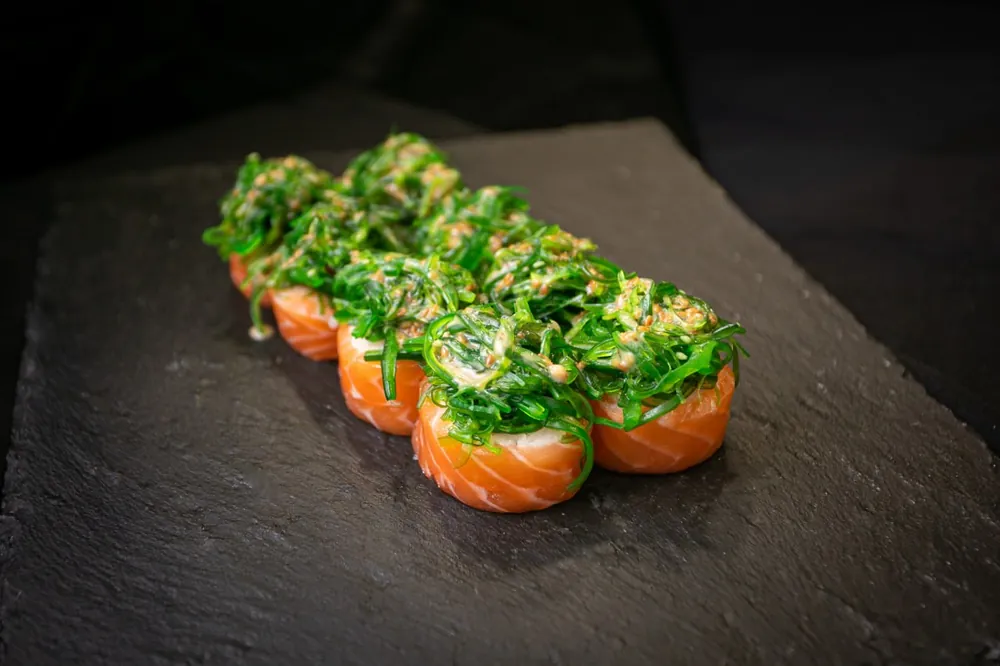 Philadelphia z czuką sushi Zlota Sakura Warszawa