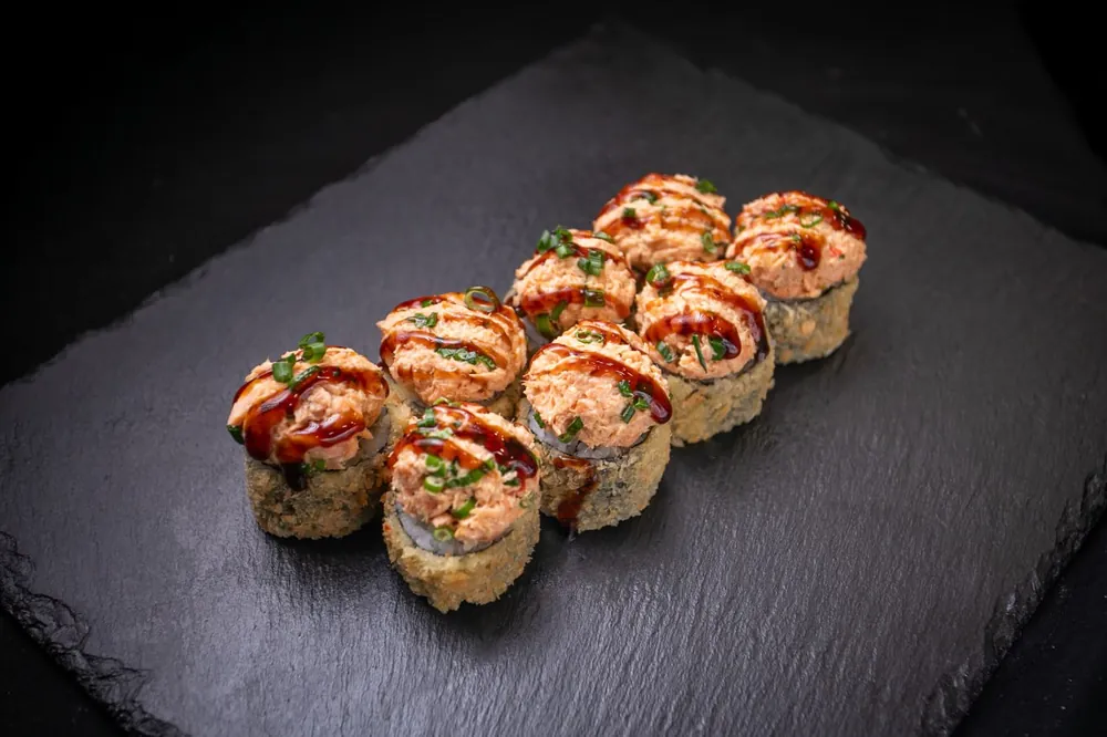 Salmon Lawa sushi Zlota Sakura Warszawa