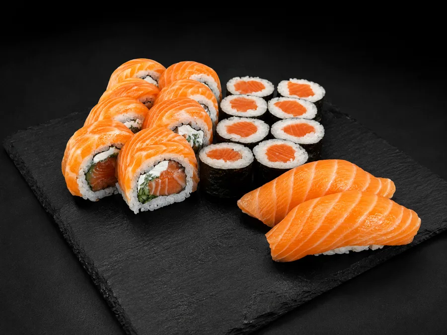 Łososiowy box nr 1 sushi Zlota Sakura Warszawa