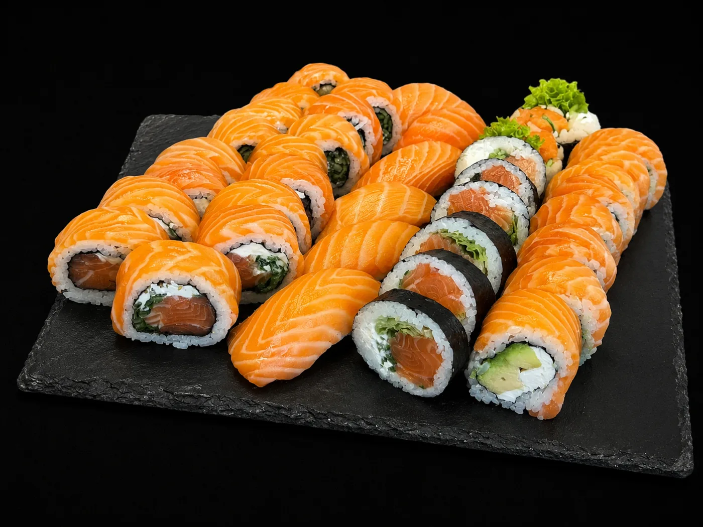Łososiowy box nr 3 sushi Zlota Sakura Warszawa